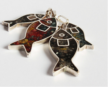 Színes halacskák - Kézzel festett kagylóval