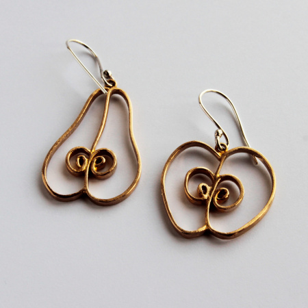 Aranyszínű alma-körte fülbevaló