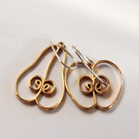 Aranyszínű alma-körte fülbevaló