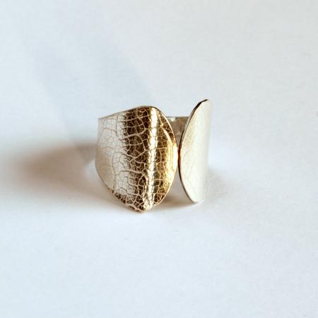 Levélpiskóta gyűrű