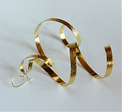 Arany szerpentin fülbevaló