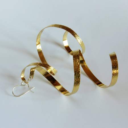 Arany szerpentin fülbevaló