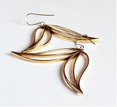 Aranytulipán lógós fülbevaló