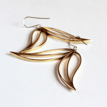 Aranytulipán lógós fülbevaló